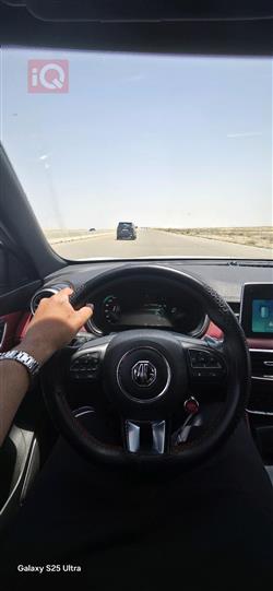 ام جي HS